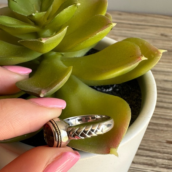 Effy Balissima Sterling and 18k Quartz
Cushion Cut Ring Size 6 - Picture 3 of 5